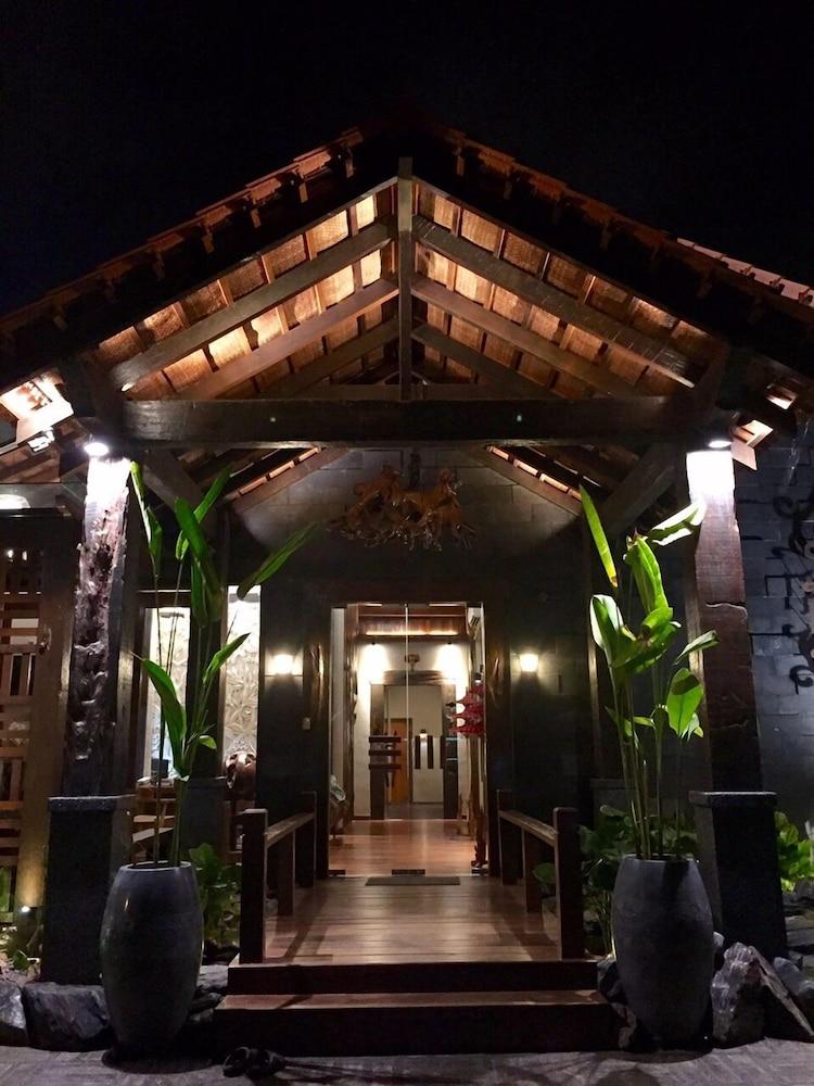 Ipoh Bali Hotel Kültér fotó